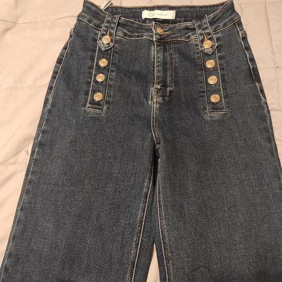 190. Marine Flare Jeans with Button Detailing - Picture 7 of 10